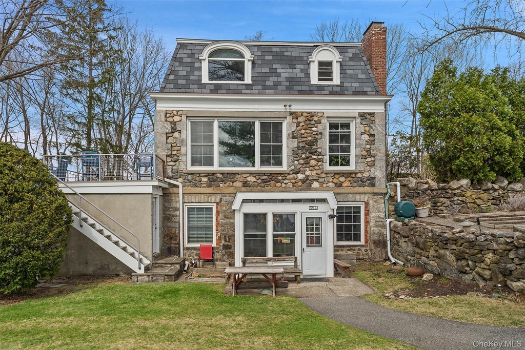 598 N Lake Boulevard - Photo 2