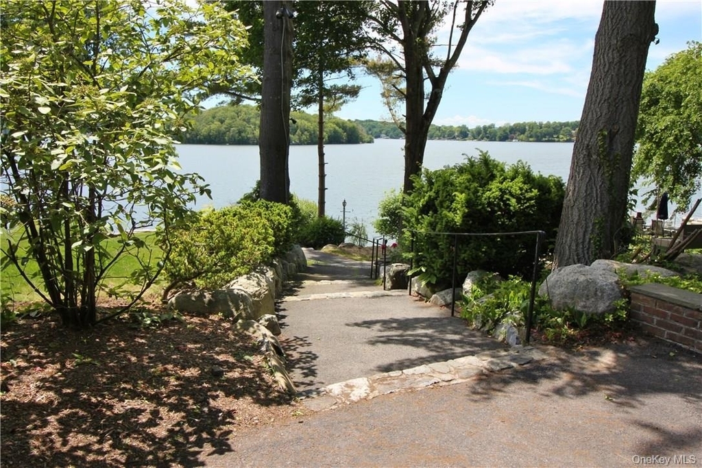 598 N Lake Boulevard - Photo 6
