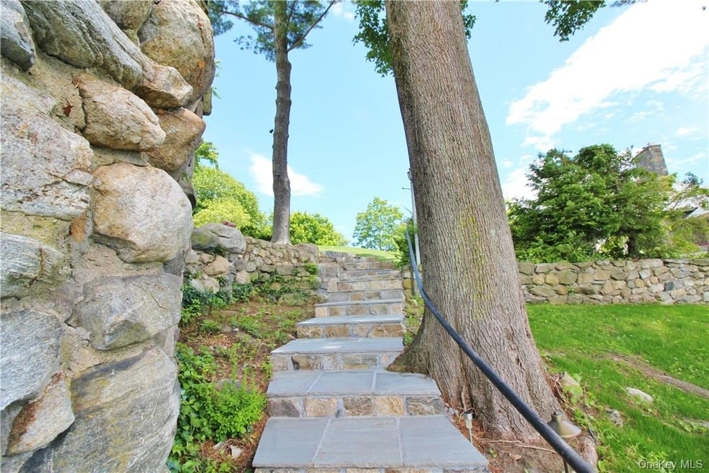 598 N Lake Boulevard - Photo 8