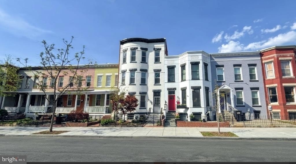 1320 G Street Ne - Photo 0