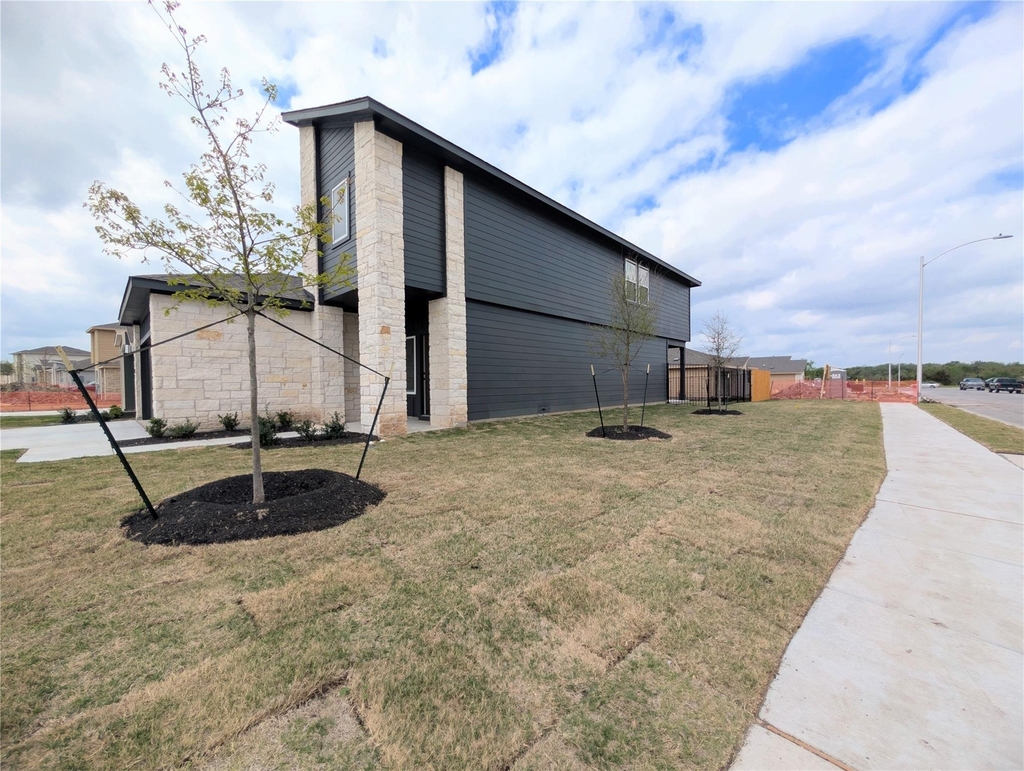 9400 Oxbow Strap Dr - Photo 2
