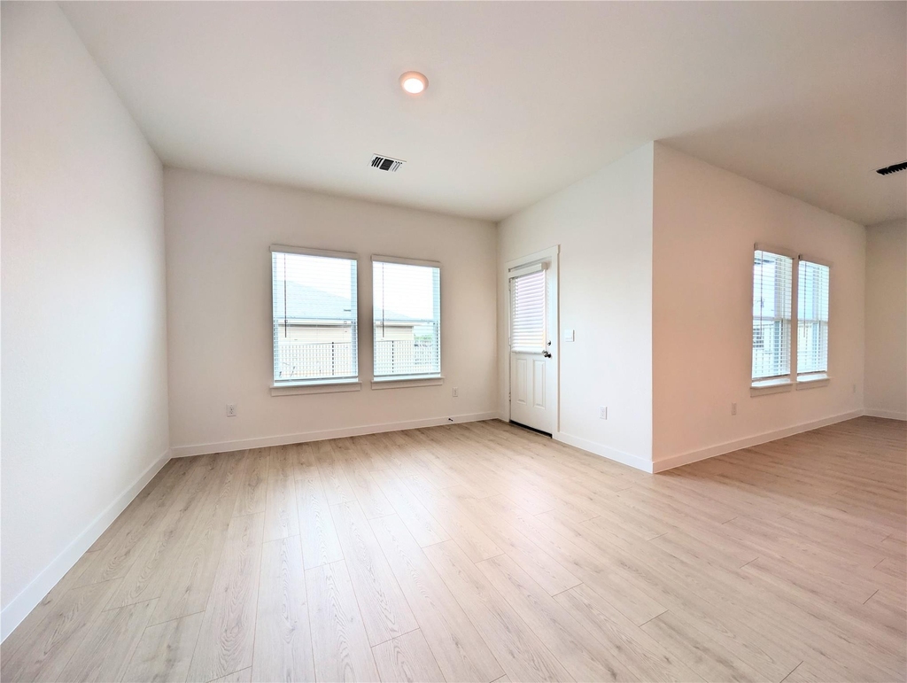 9400 Oxbow Strap Dr - Photo 12