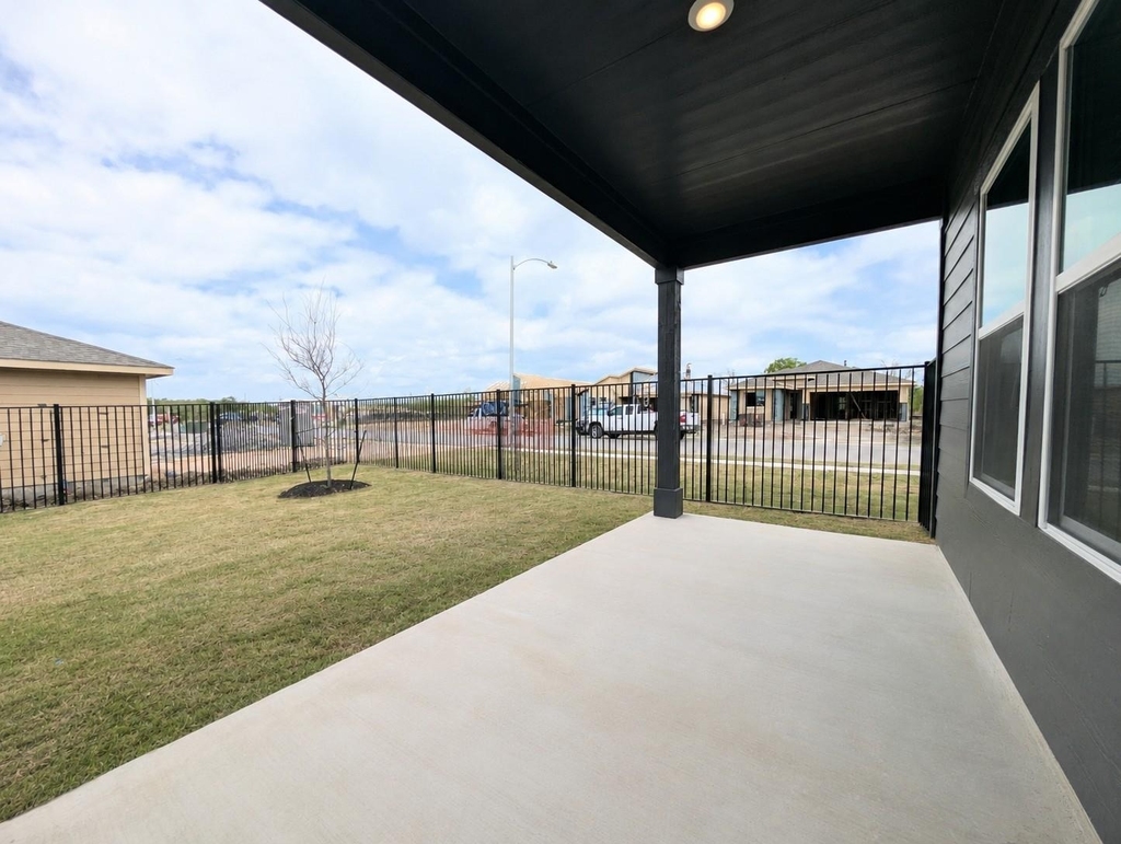9400 Oxbow Strap Dr - Photo 35