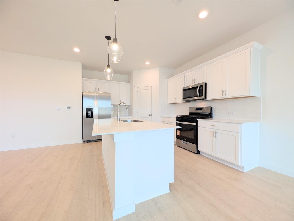 9400 Oxbow Strap Dr - Photo 9