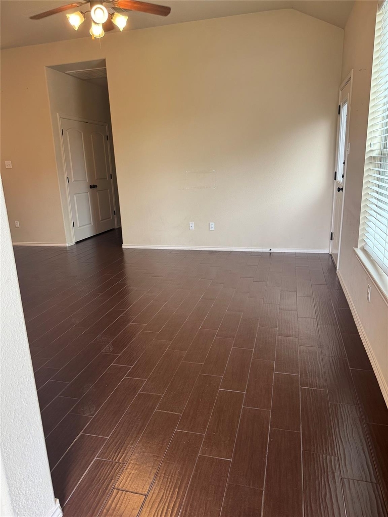 1112 Brendon Lee Ln - Photo 4