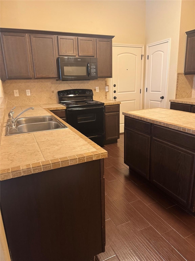 1112 Brendon Lee Ln - Photo 8