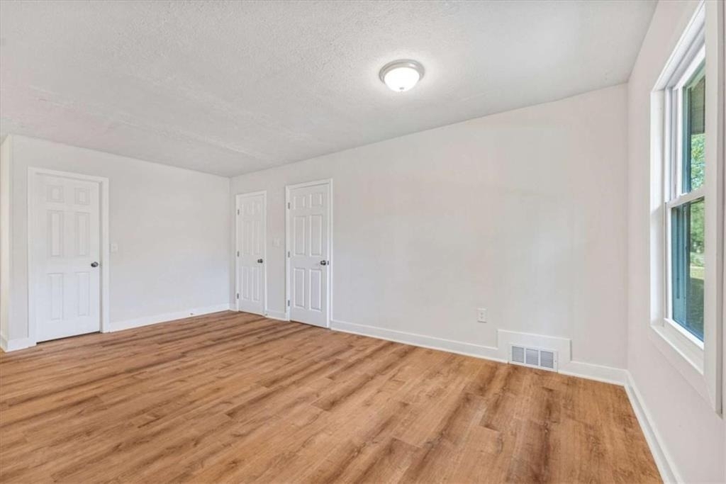 2905 Gresham Road - Photo 11