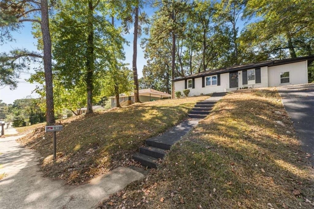 2905 Gresham Road - Photo 1