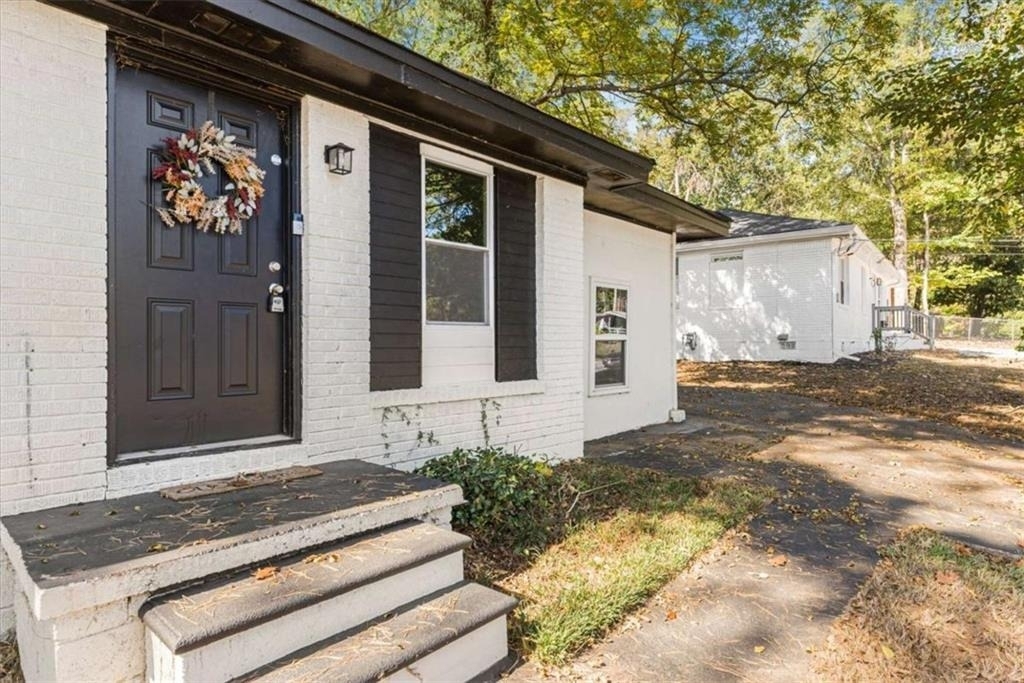 2905 Gresham Road - Photo 6