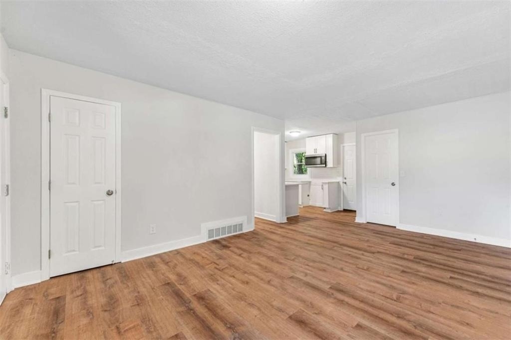 2905 Gresham Road - Photo 13