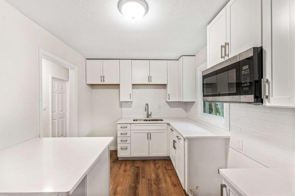 2905 Gresham Road - Photo 8