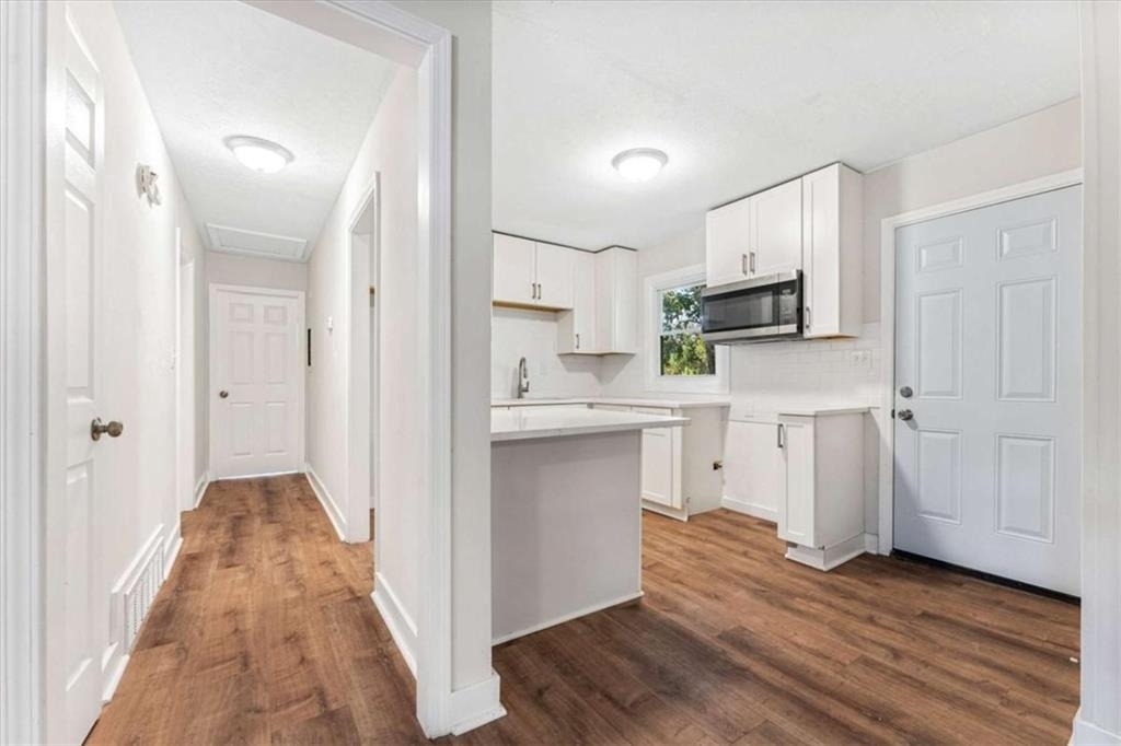 2905 Gresham Road - Photo 10
