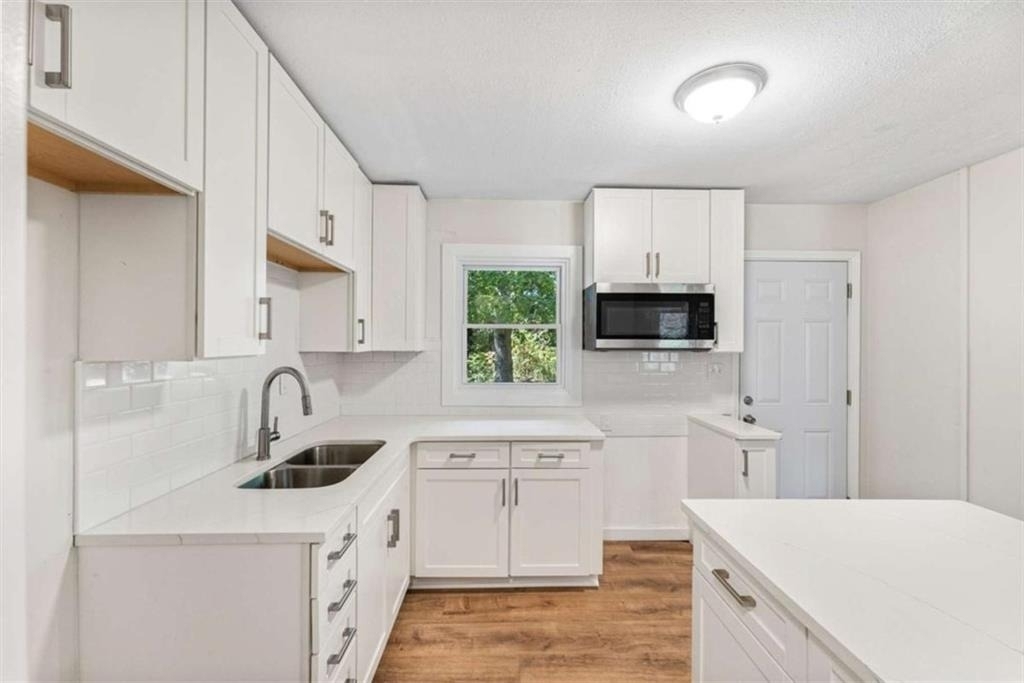 2905 Gresham Road - Photo 9