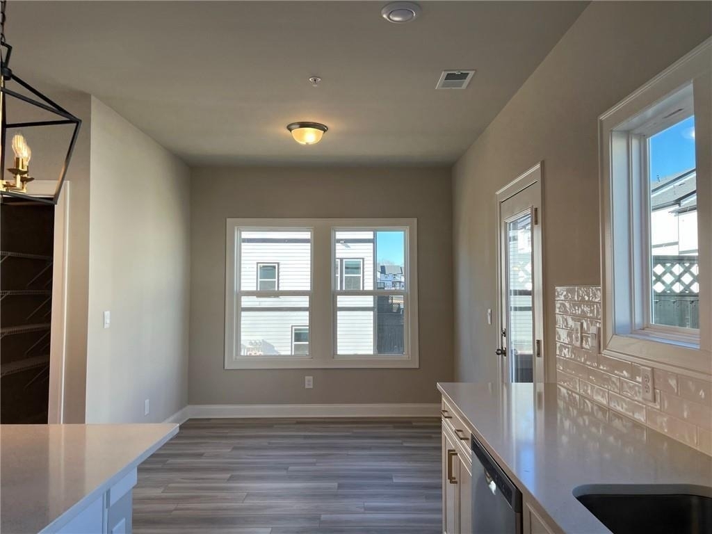431 Lincoln Street - Photo 4