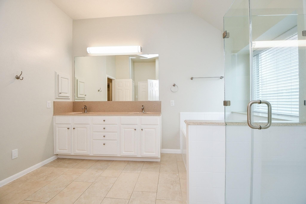 802 Childers Court - Photo 32