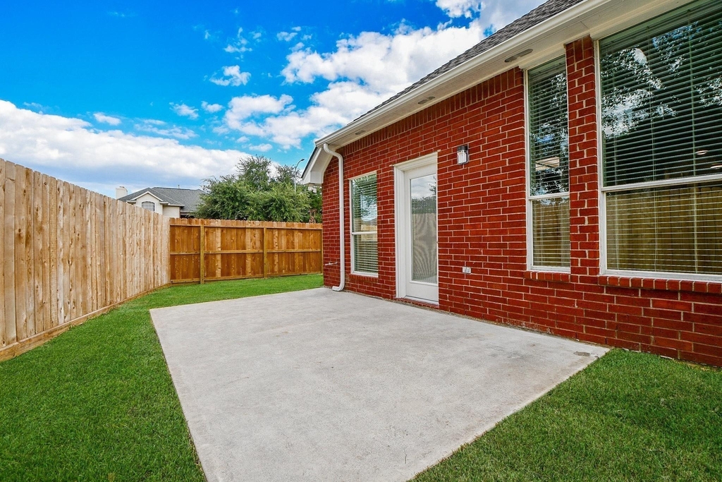 802 Childers Court - Photo 47