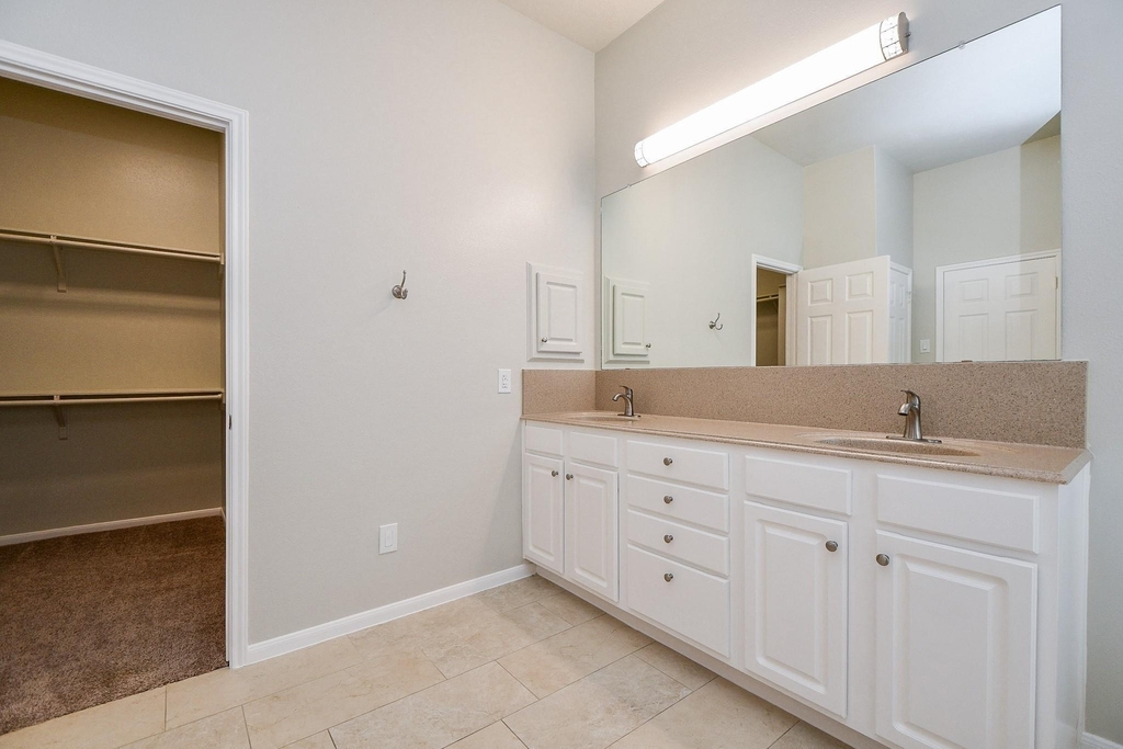 802 Childers Court - Photo 33