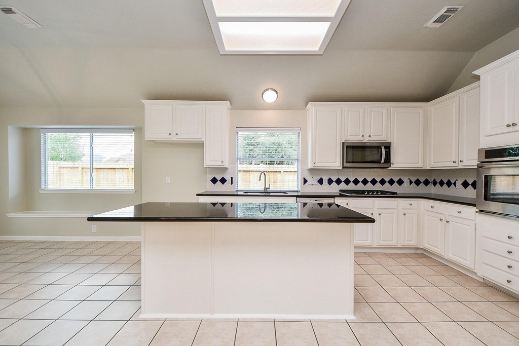 802 Childers Court - Photo 18