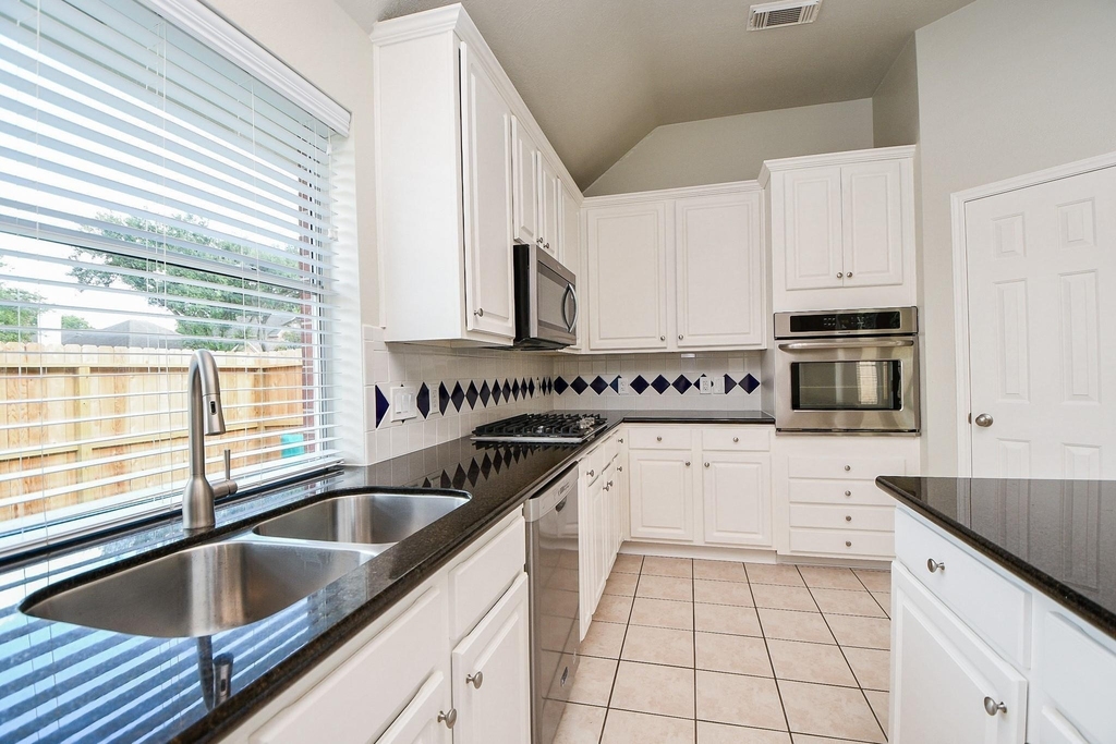 802 Childers Court - Photo 27