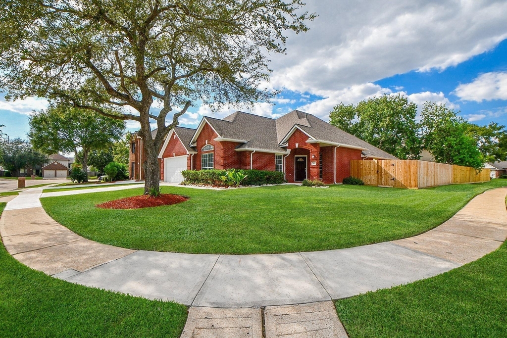 802 Childers Court - Photo 1