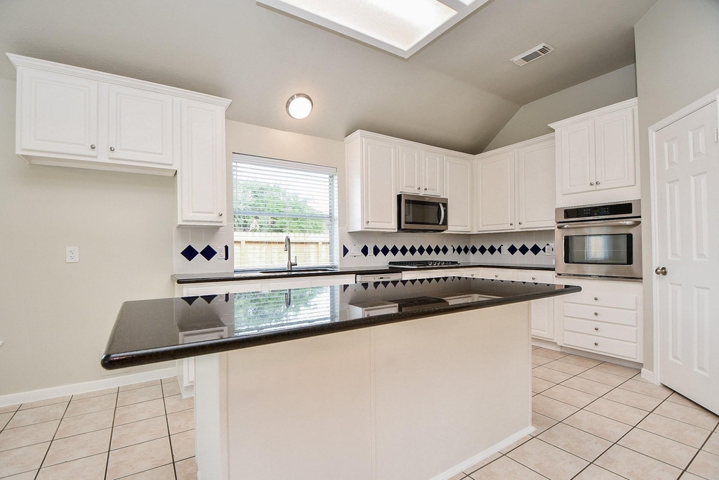 802 Childers Court - Photo 23