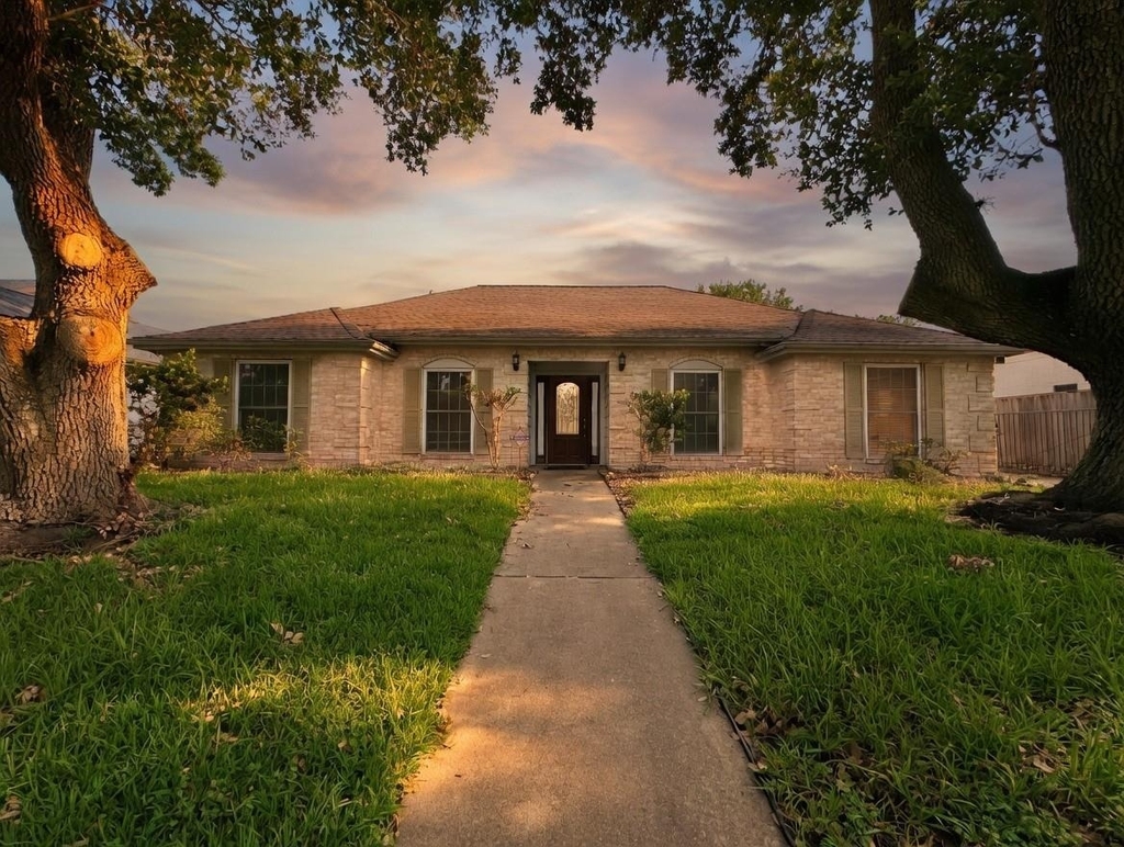 7914 Candle Lane - Photo 0