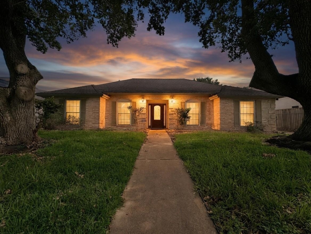 7914 Candle Lane - Photo 1