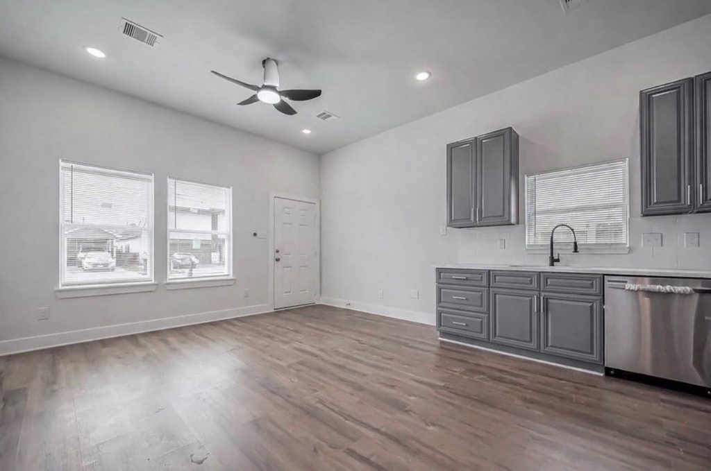7993 Attwater Street - Photo 3