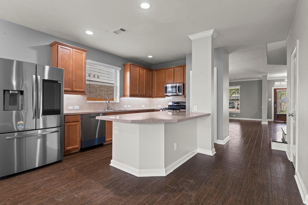 19415 Bronte Springs Court - Photo 9