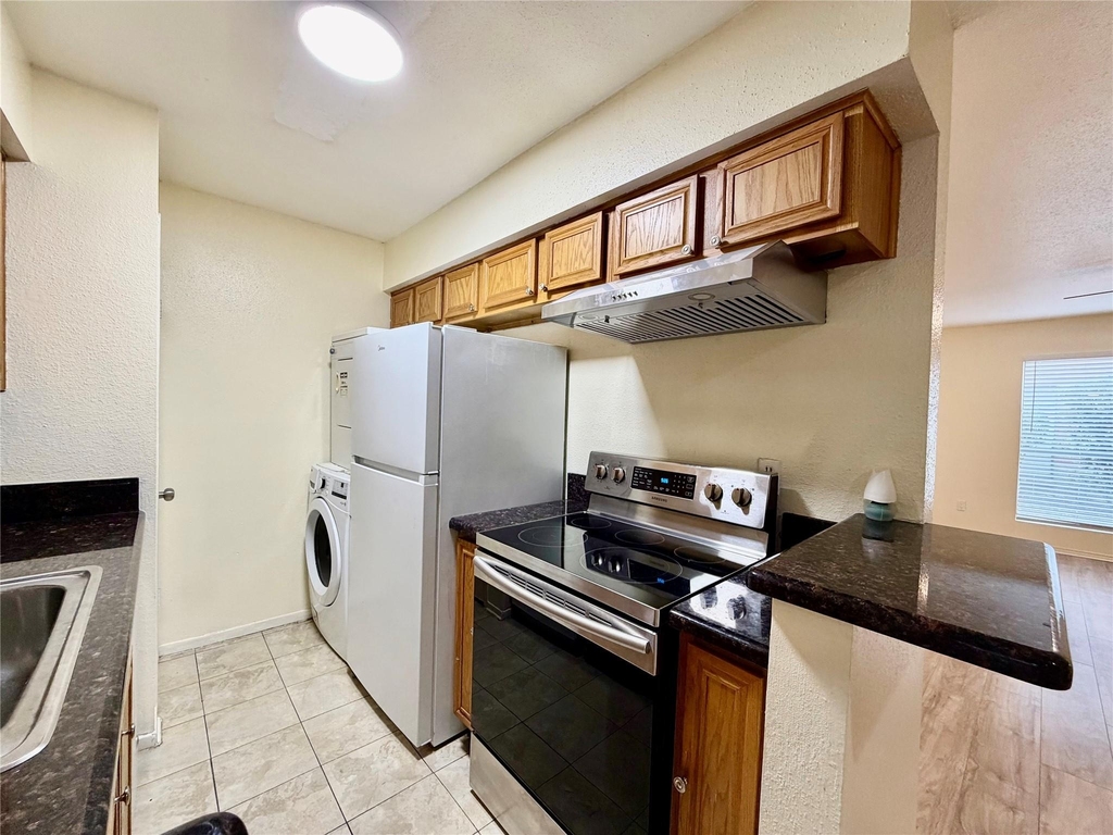 2120 Wilcrest Drive - Photo 10