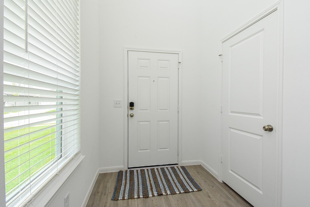 23923 Escardilla Drive - Photo 3