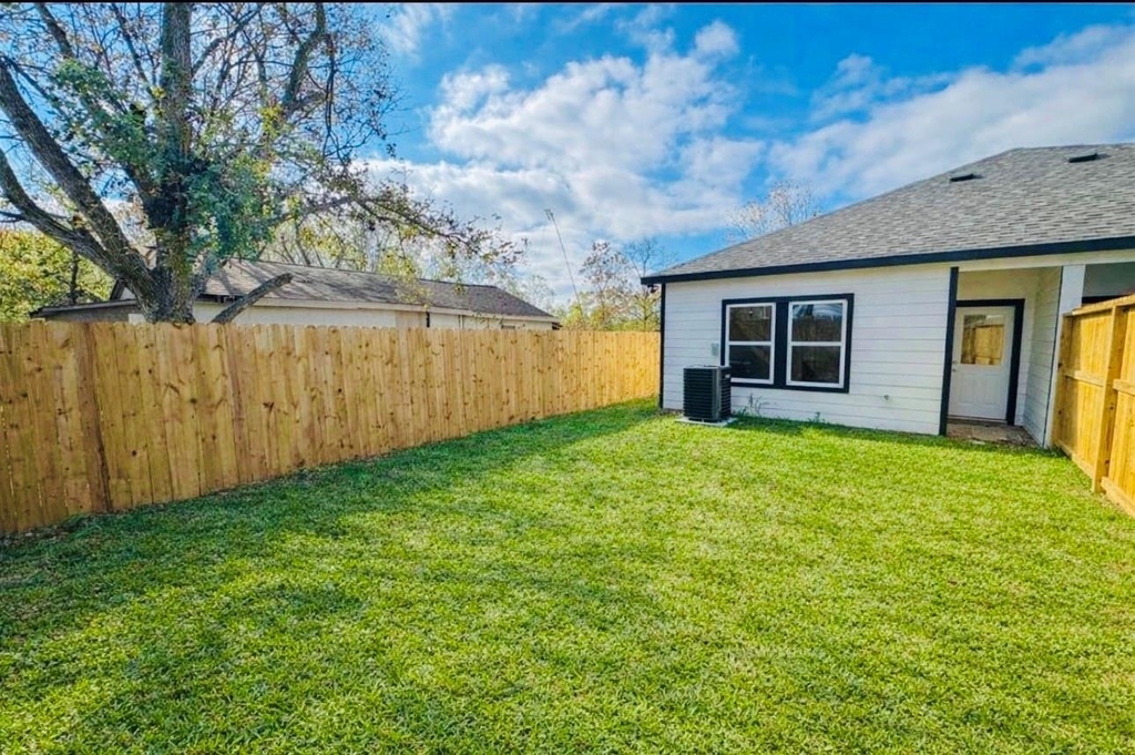 6010 Bobby Burns Street - Photo 16