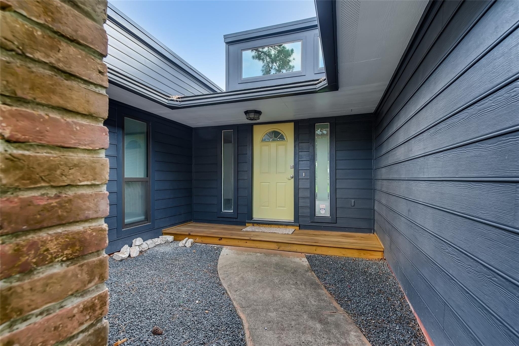 946 Mesa Terrace Drive - Photo 1