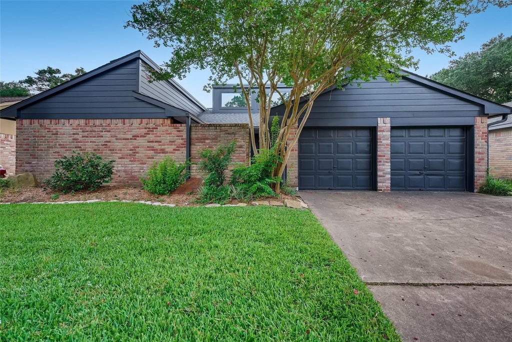 946 Mesa Terrace Drive - Photo 0