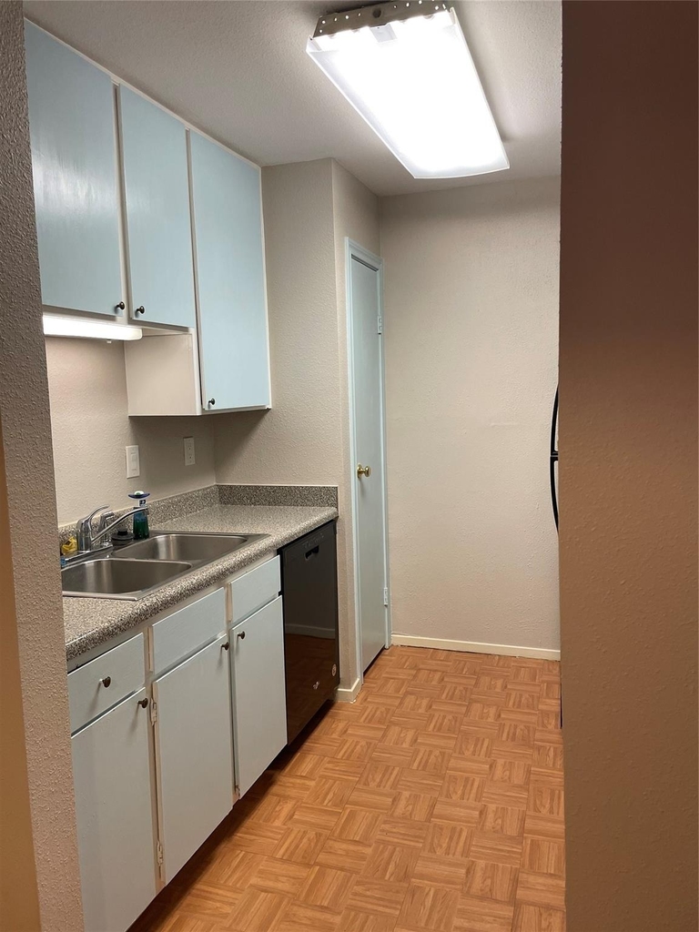 7950 N Stadium Drive - Photo 3