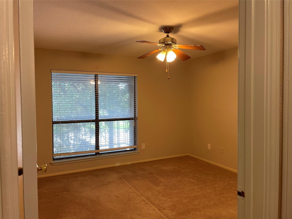 7950 N Stadium Drive - Photo 11