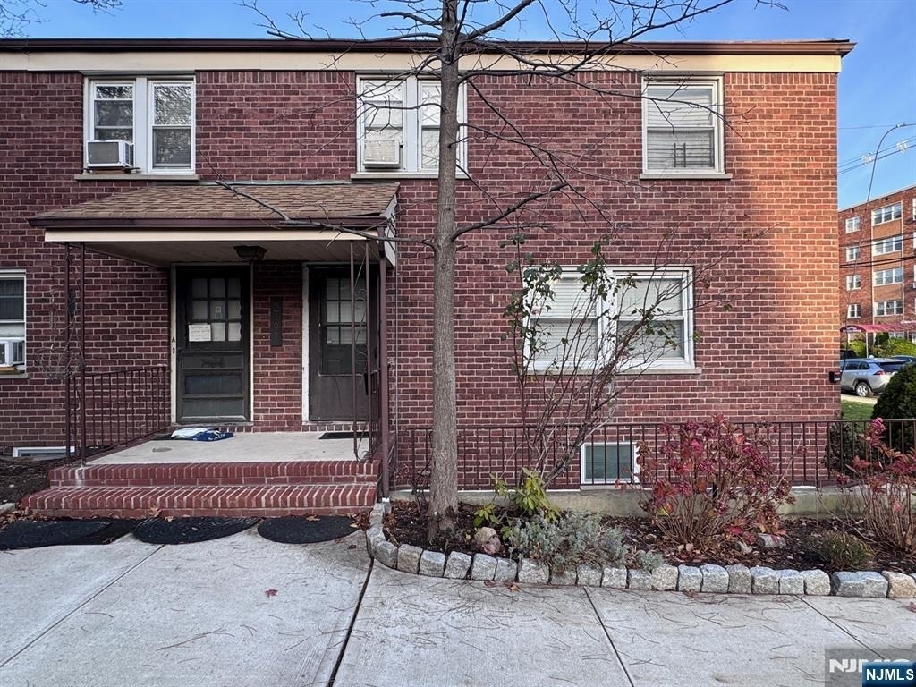2197 Center - Photo 0