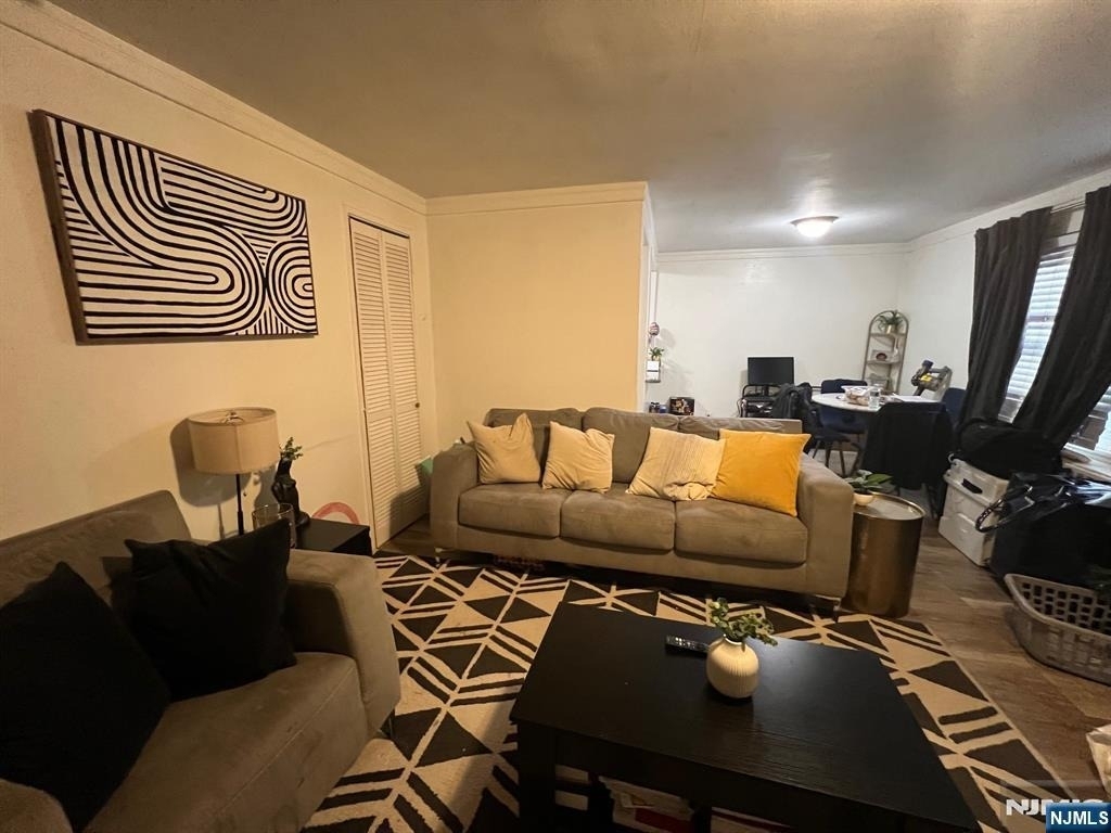 2197 Center - Photo 4