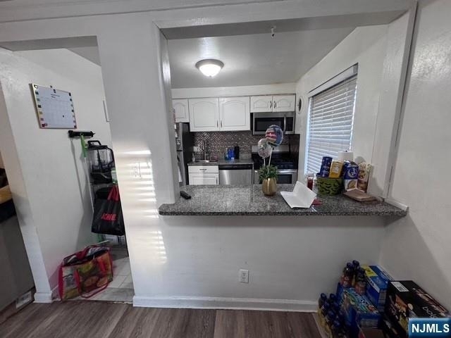 2197 Center - Photo 5