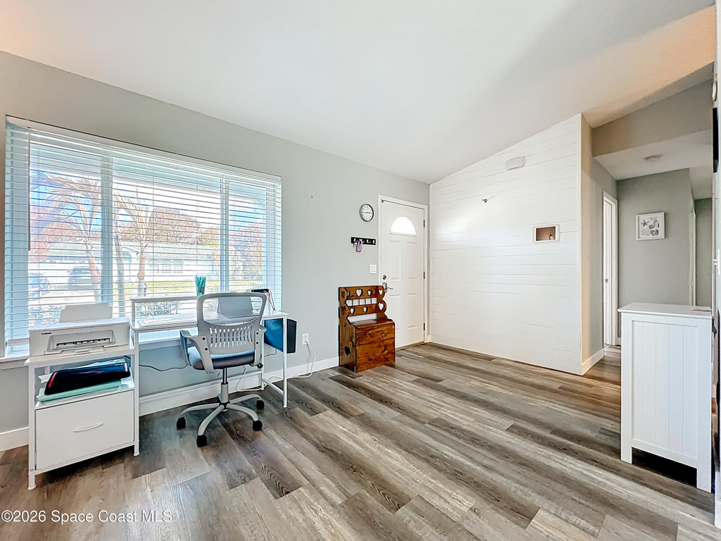 1614 Earlham Avenue Nw - Photo 2