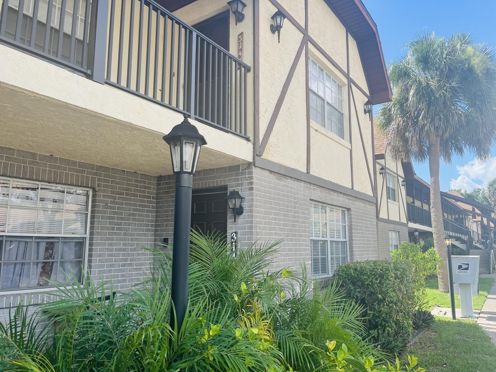 3142 Sir Hamilton Circle - Photo 0