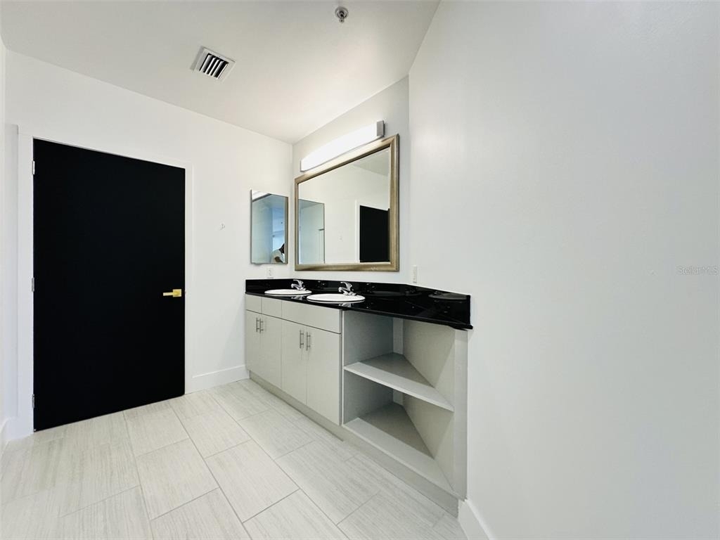 111-3 Washington Street - Photo 9