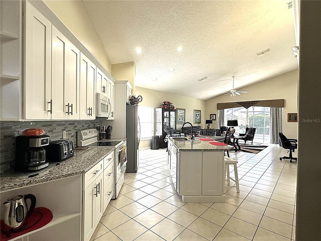 16724 Rolling Green Drive - Photo 6