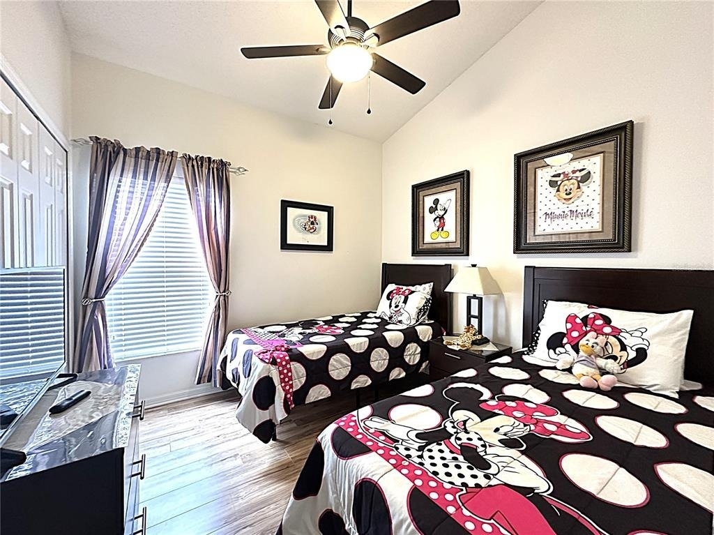 16724 Rolling Green Drive - Photo 35