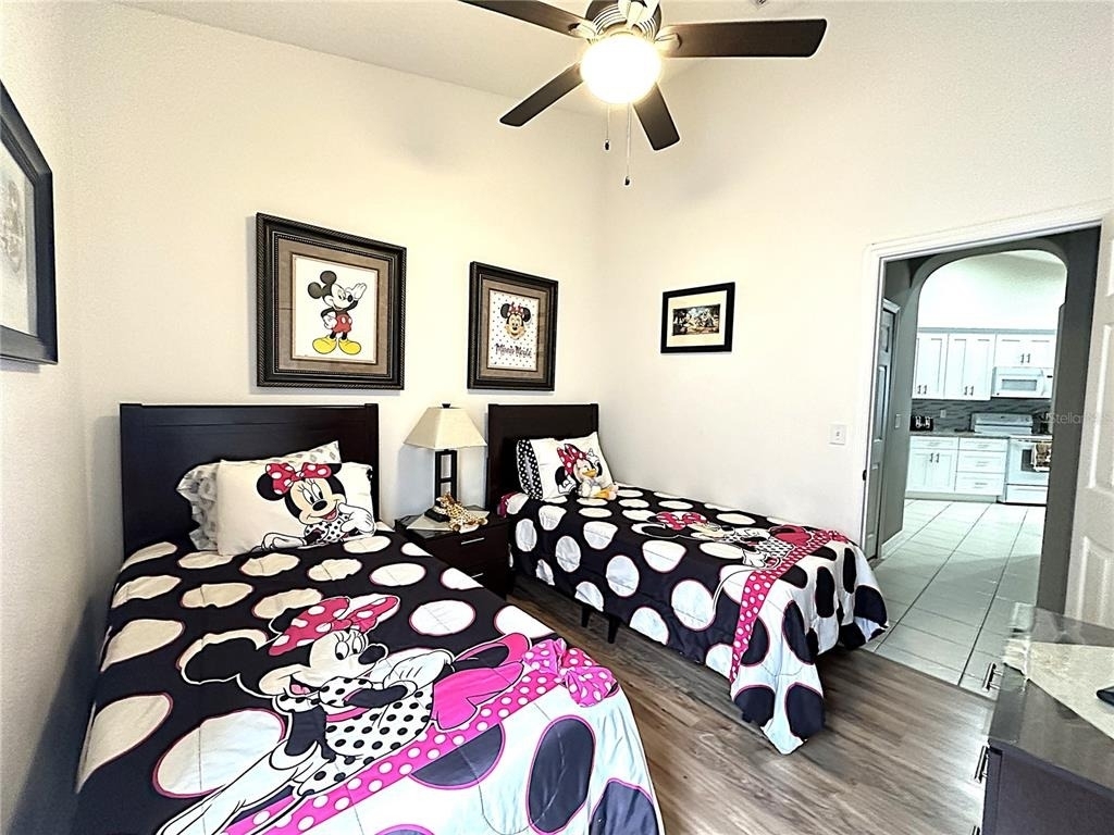 16724 Rolling Green Drive - Photo 36