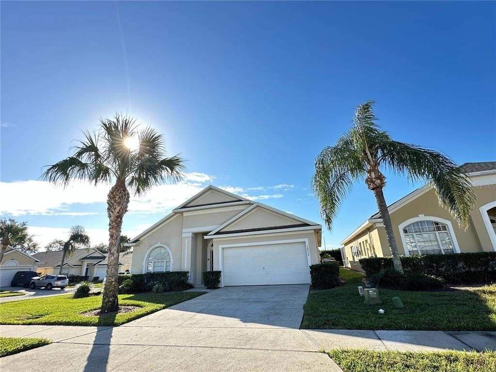 16724 Rolling Green Drive - Photo 0