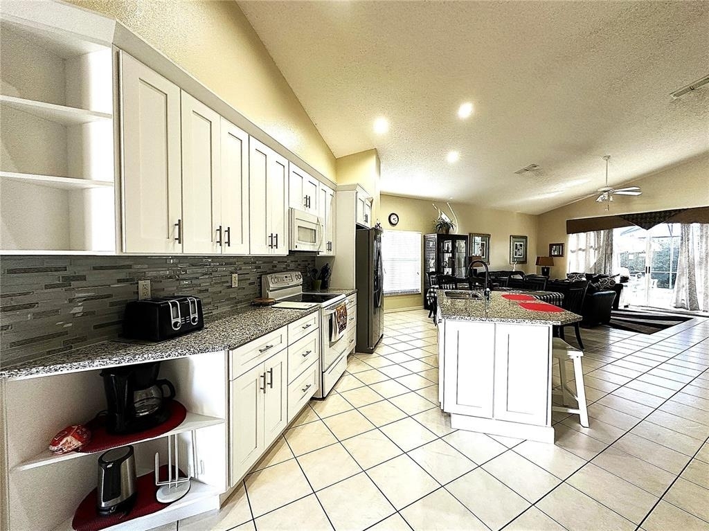 16724 Rolling Green Drive - Photo 5