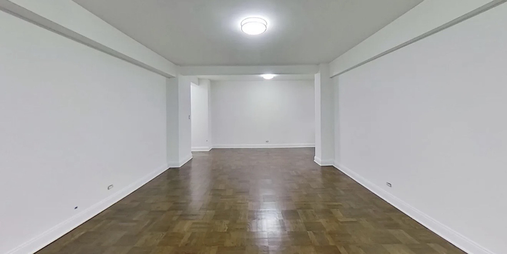 20 Beekman Place - Photo 1