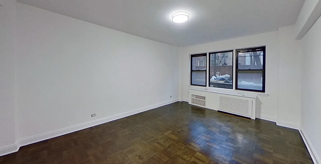 20 Beekman Place - Photo 4