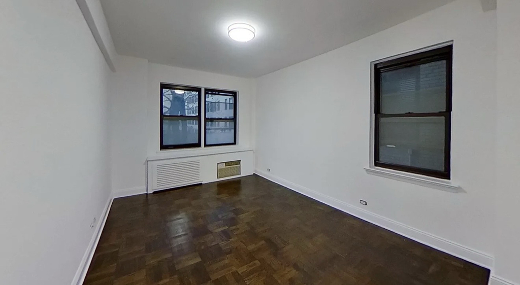 20 Beekman Place - Photo 5